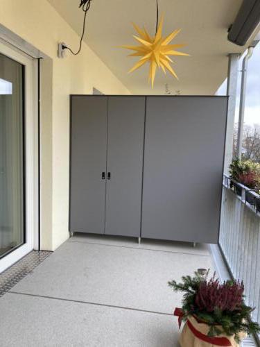 NA20 Trennwand mit Stauraum