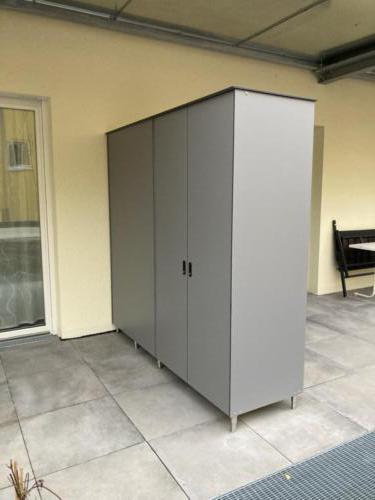 NA22 Trennwand mit Stauraum