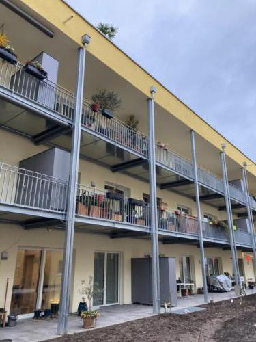 NA23 Trennwand mit Stauraum